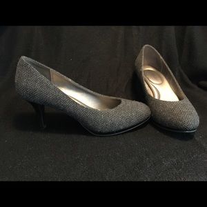 Gray chevron pumps by Kelly & Katie